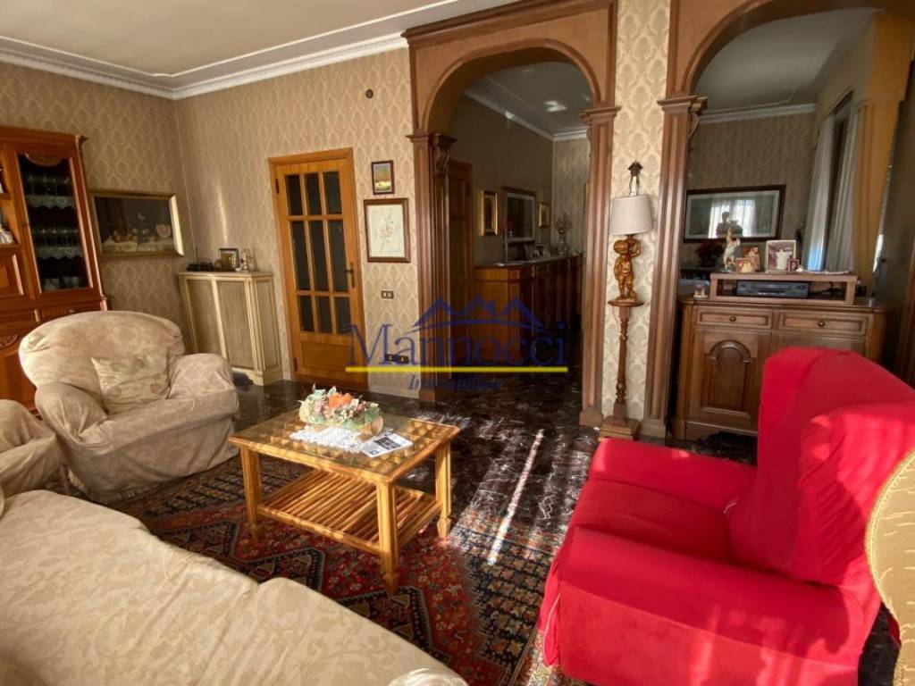 casa indipendente in vendita a Cascina