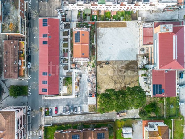 casa indipendente in vendita a Cascina
