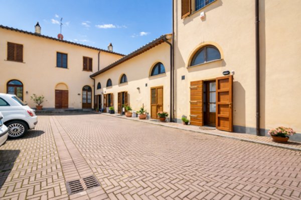 casa indipendente in vendita a Cascina in zona Navacchio