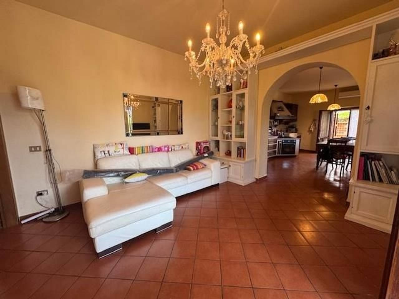 appartamento in vendita a Cascina in zona San Lorenzo alle Corti