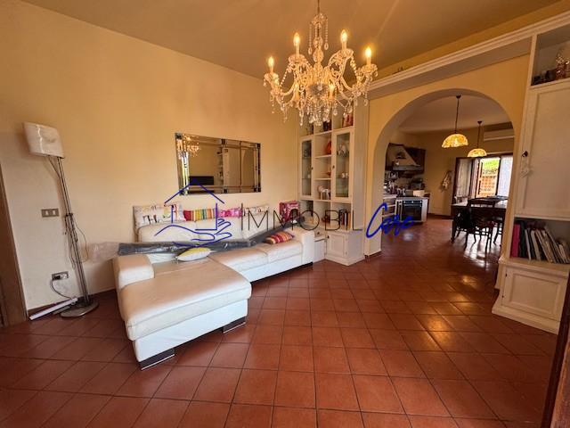 appartamento in vendita a Cascina in zona San Lorenzo alle Corti