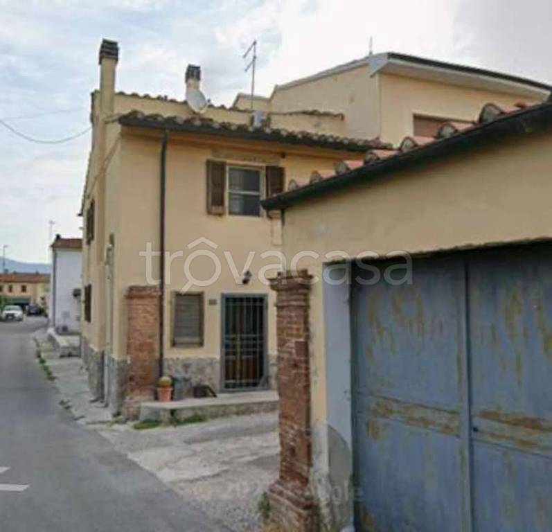 appartamento in vendita a Cascina in zona San Lorenzo a Pagnatico