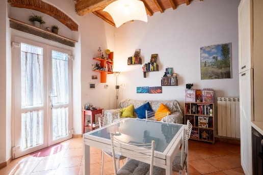 appartamento in vendita a Cascina in zona Marciana