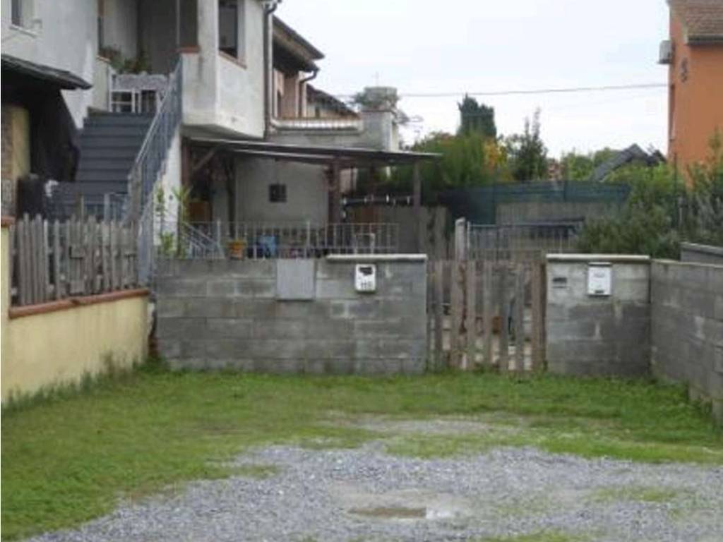 appartamento in vendita a Cascina in zona Latignano