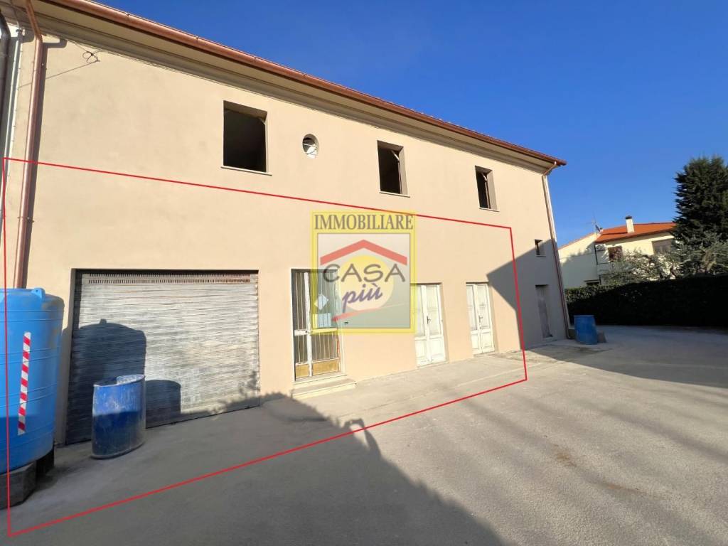 appartamento in vendita a Cascina in zona Visignano