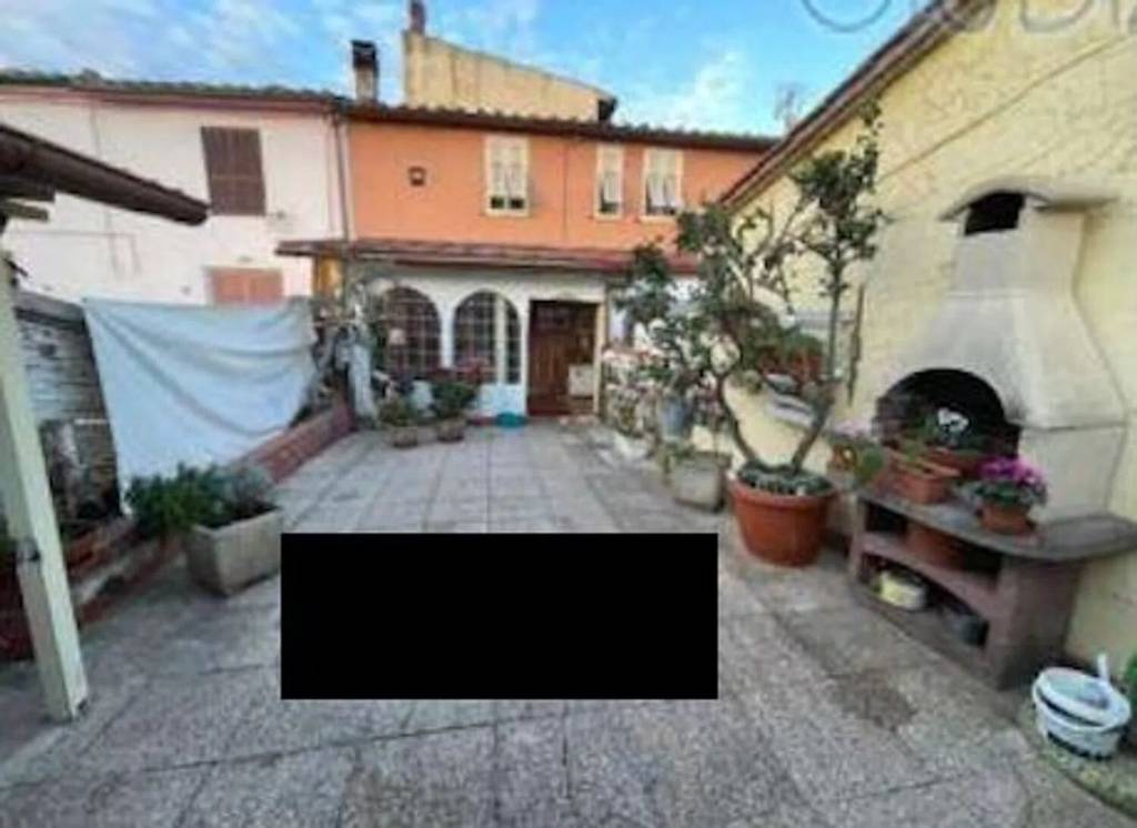 casa indipendente in vendita a Cascina in zona Navacchio