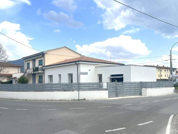 casa indipendente in vendita a Cascina in zona San Casciano