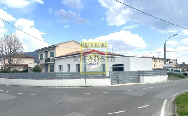 casa indipendente in vendita a Cascina in zona San Casciano