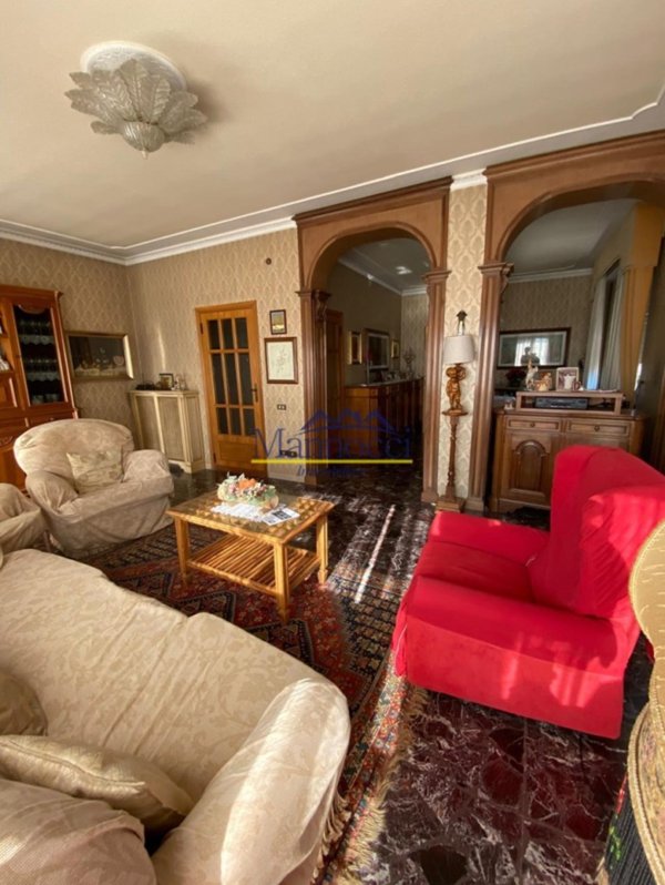 casa indipendente in vendita a Cascina