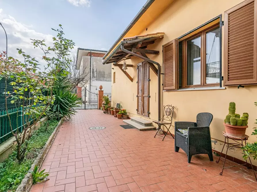 casale in vendita a Cascina