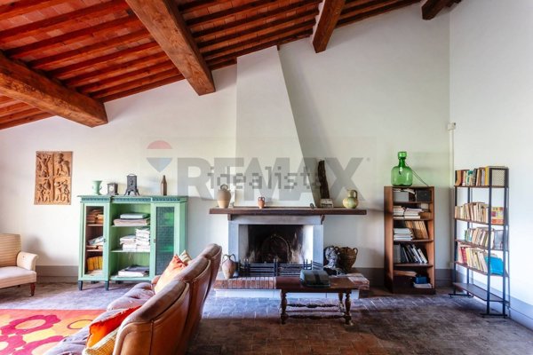 casale in vendita a Cascina in zona Navacchio