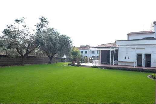 casa indipendente in vendita a Cascina in zona Visignano
