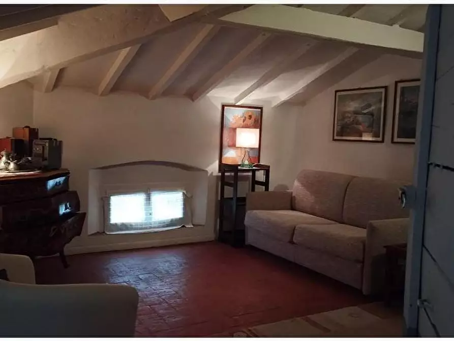 casale in vendita a Cascina in zona Navacchio