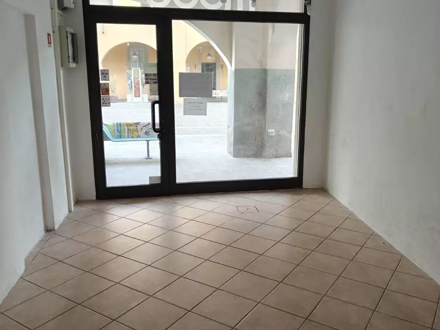 casale in vendita a Cascina