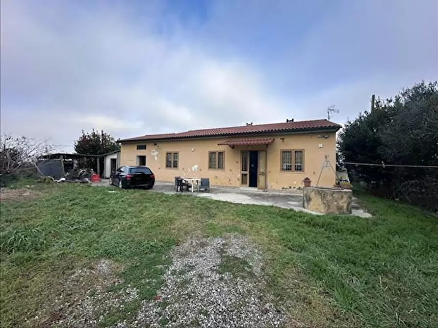 casa indipendente in vendita a Cascina
