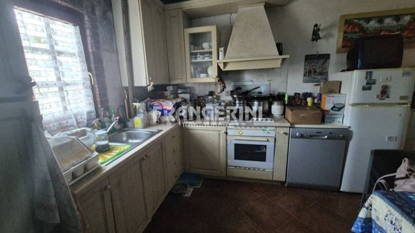 casa indipendente in vendita a Cascina