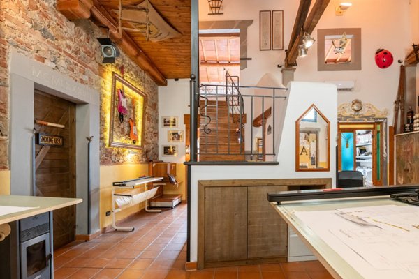 casale in vendita a Cascina