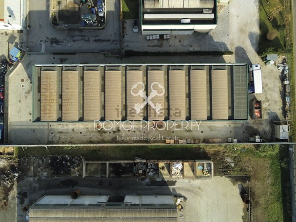 capannone in vendita a Cascina