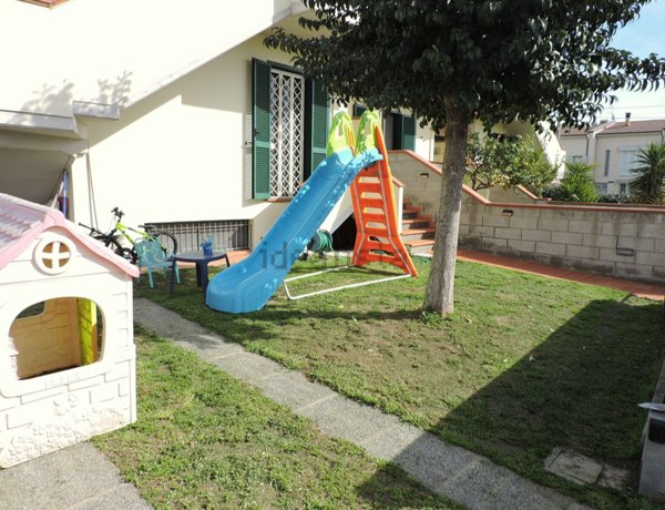 casa indipendente in vendita a Cascina in zona San Lorenzo a Pagnatico