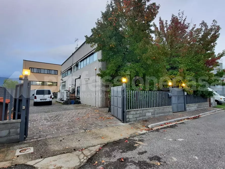 casale in vendita a Cascina