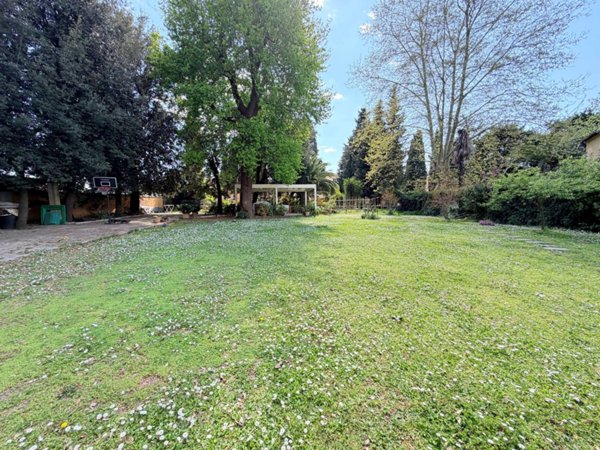 casa indipendente in vendita a Cascina