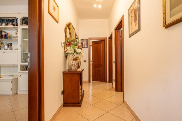 casale in vendita a Cascina