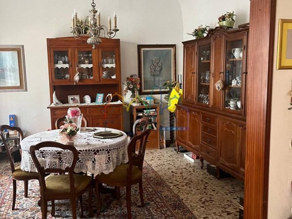 casa indipendente in vendita a Cascina in zona Navacchio
