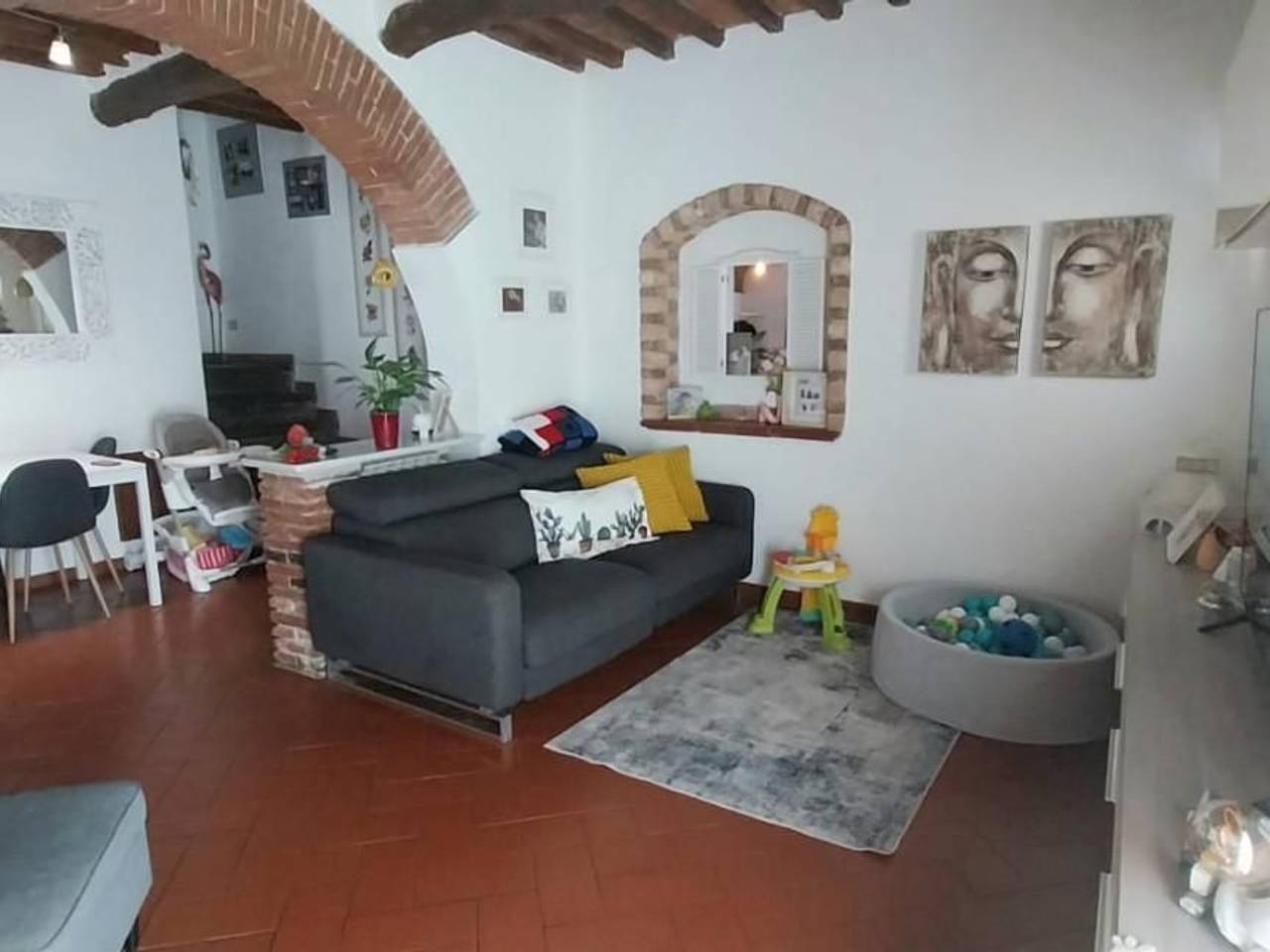 appartamento in vendita a Cascina in zona Laiano