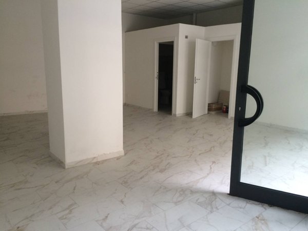 casale in vendita a Cascina