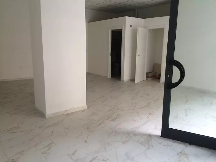 casale in vendita a Cascina
