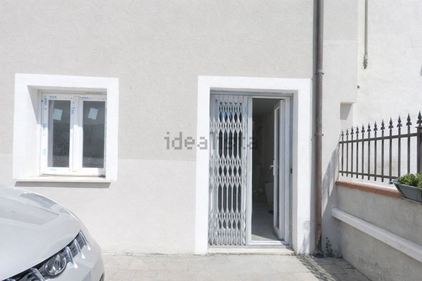 casa indipendente in vendita a Cascina