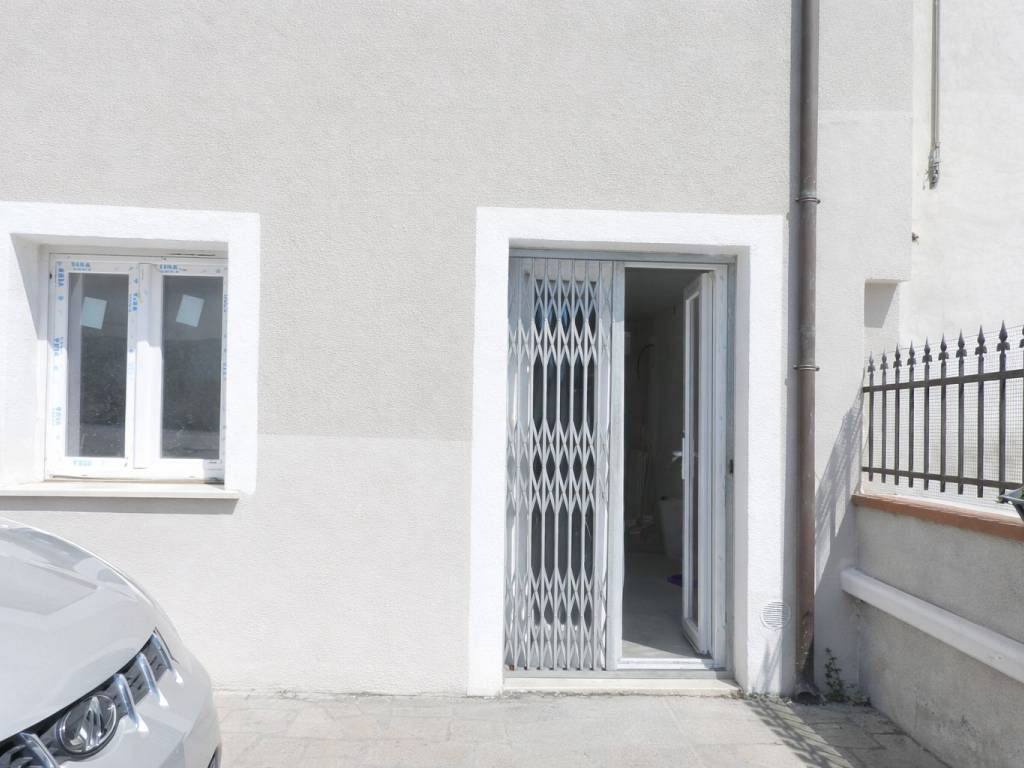 casa indipendente in vendita a Cascina in zona Visignano