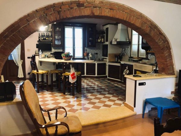 casa indipendente in vendita a Cascina