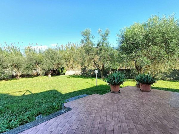 casa indipendente in vendita a Cascina in zona Navacchio