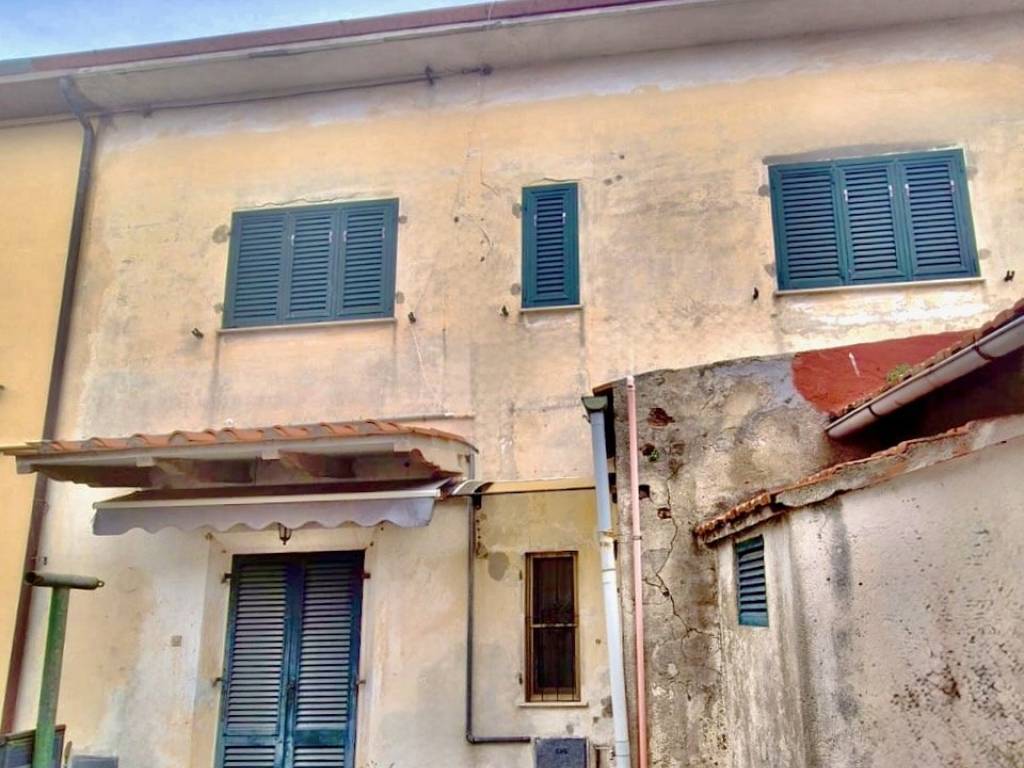 casa indipendente in vendita a Cascina in zona Navacchio