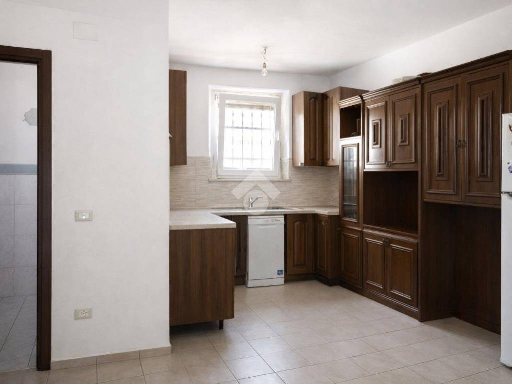 casa indipendente in vendita a Cascina in zona Marciana