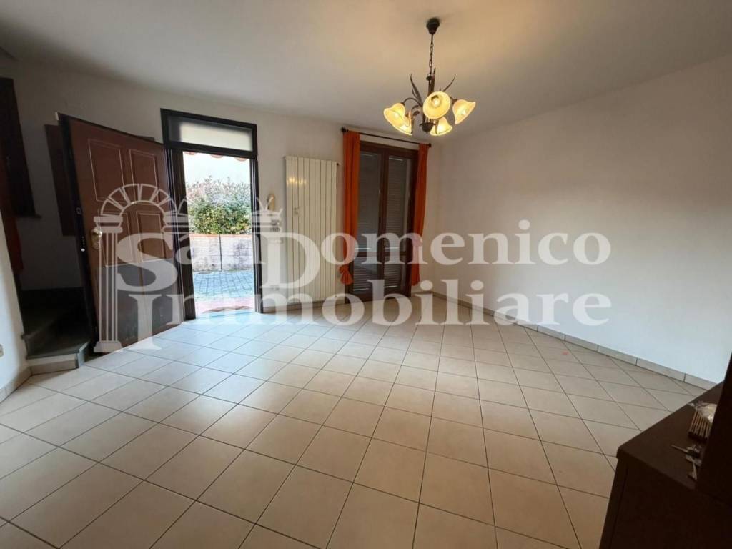 casa indipendente in vendita a Cascina