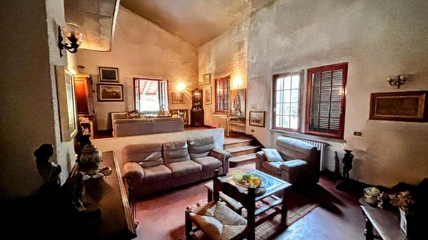 casa indipendente in vendita a Cascina