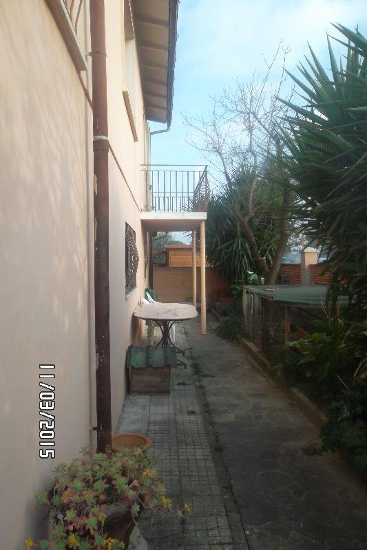 casa indipendente in vendita a Cascina