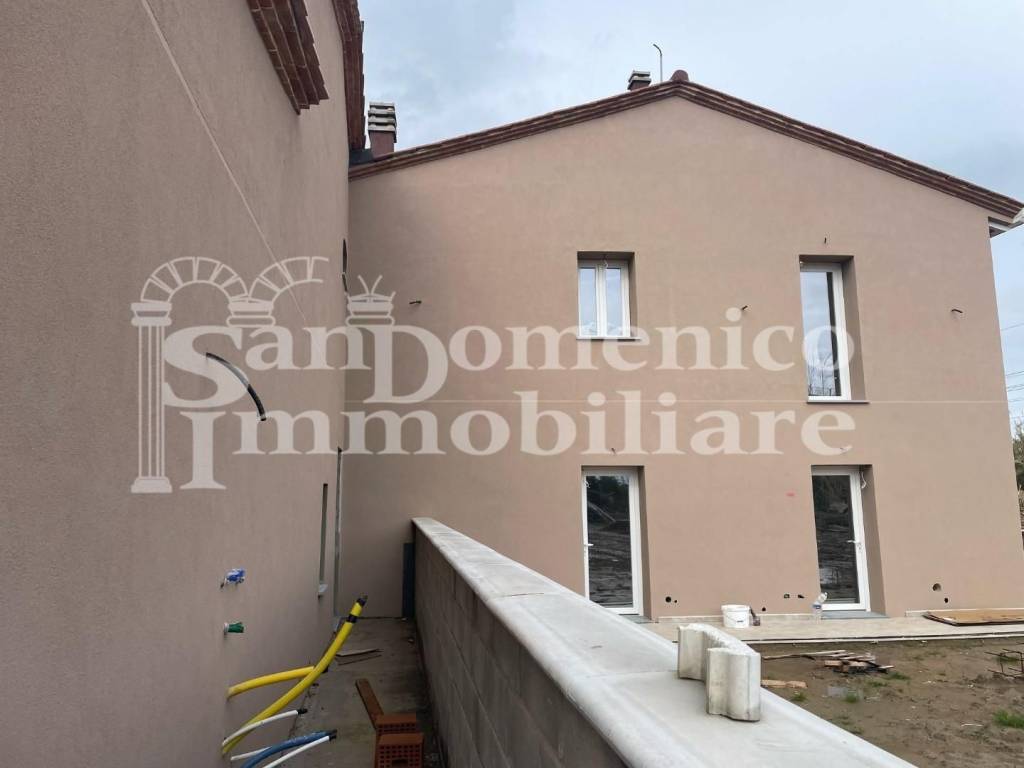 casa indipendente in vendita a Cascina in zona San Giorgio