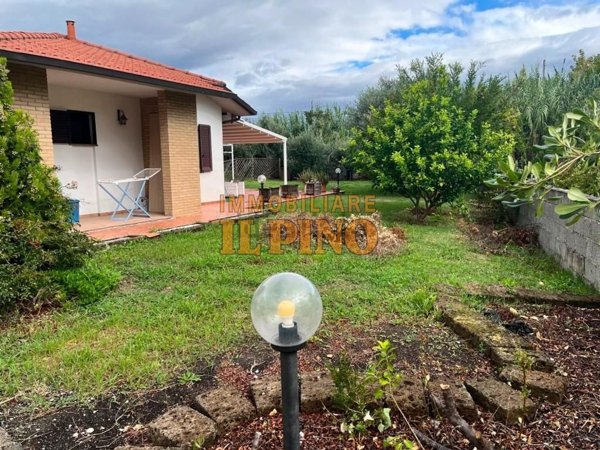 casa indipendente in vendita a Cascina in zona Visignano