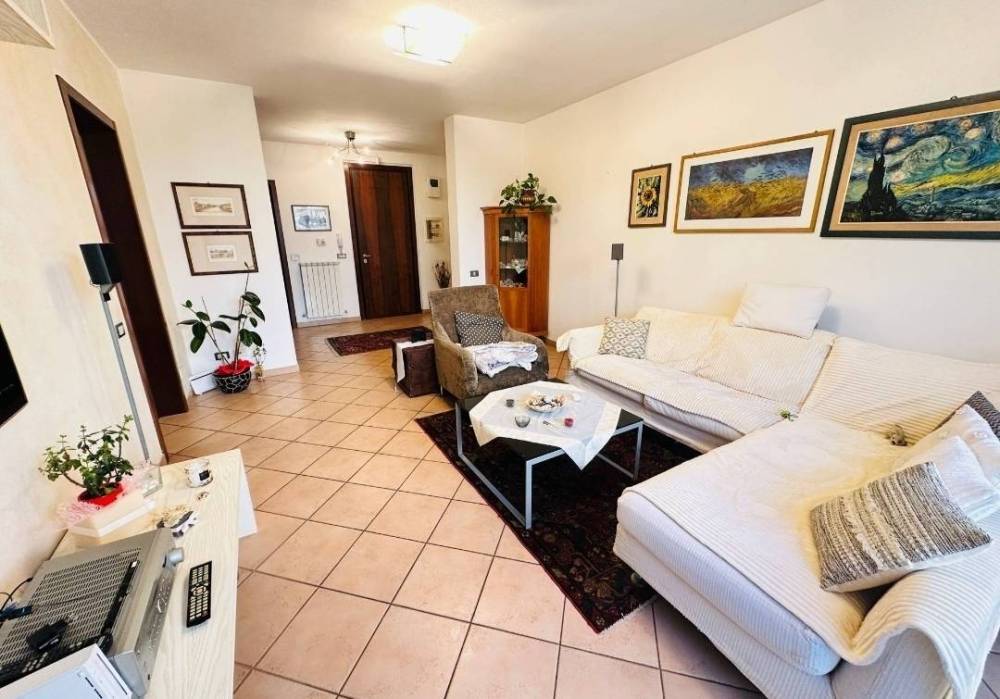 casa indipendente in vendita a Cascina in zona Titignano