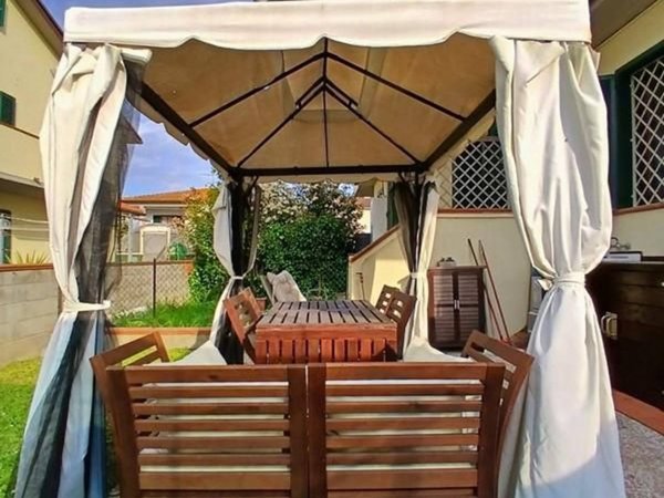 casa indipendente in vendita a Cascina in zona San Lorenzo a Pagnatico
