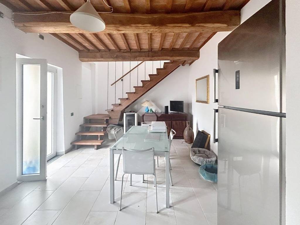 casa indipendente in vendita a Cascina in zona San Giorgio
