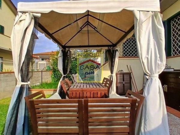 casa indipendente in vendita a Cascina in zona San Lorenzo a Pagnatico