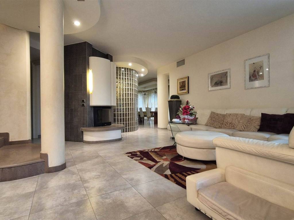 casa indipendente in vendita a Cascina in zona Navacchio