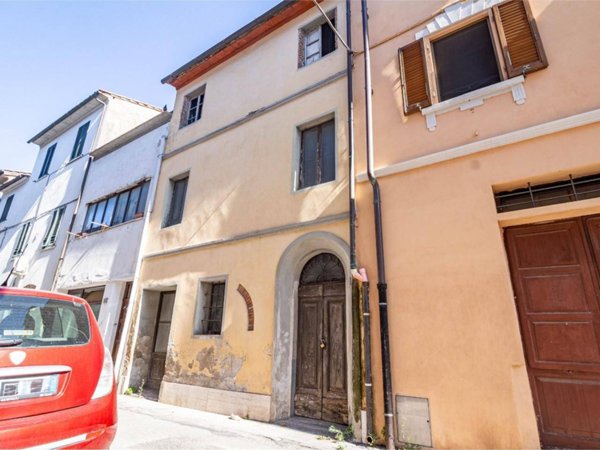 casa indipendente in vendita a Cascina