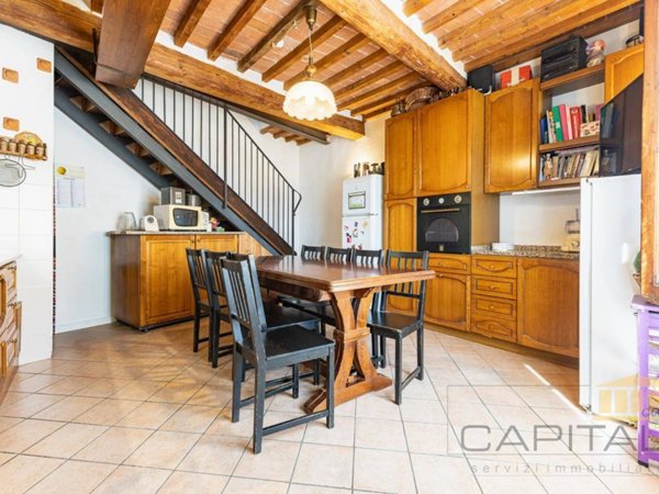casa indipendente in vendita a Cascina