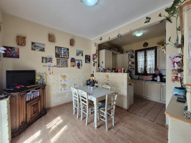 casa indipendente in vendita a Cascina in zona Marciana