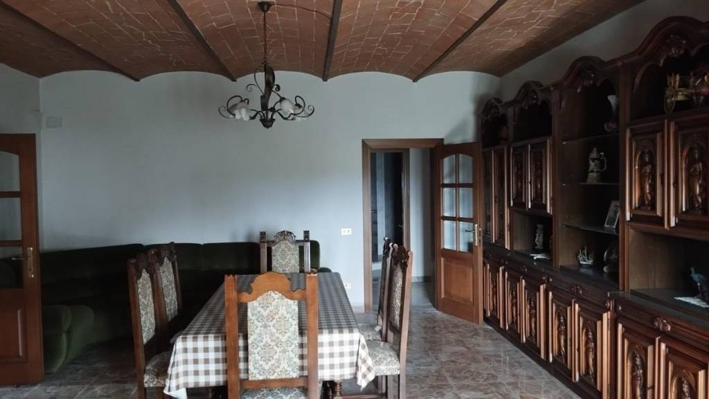 appartamento in vendita a Cascina in zona Latignano